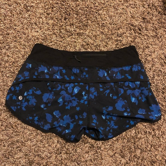 lululemon athletica Pants - Like New - Lululemon Shorts size 6